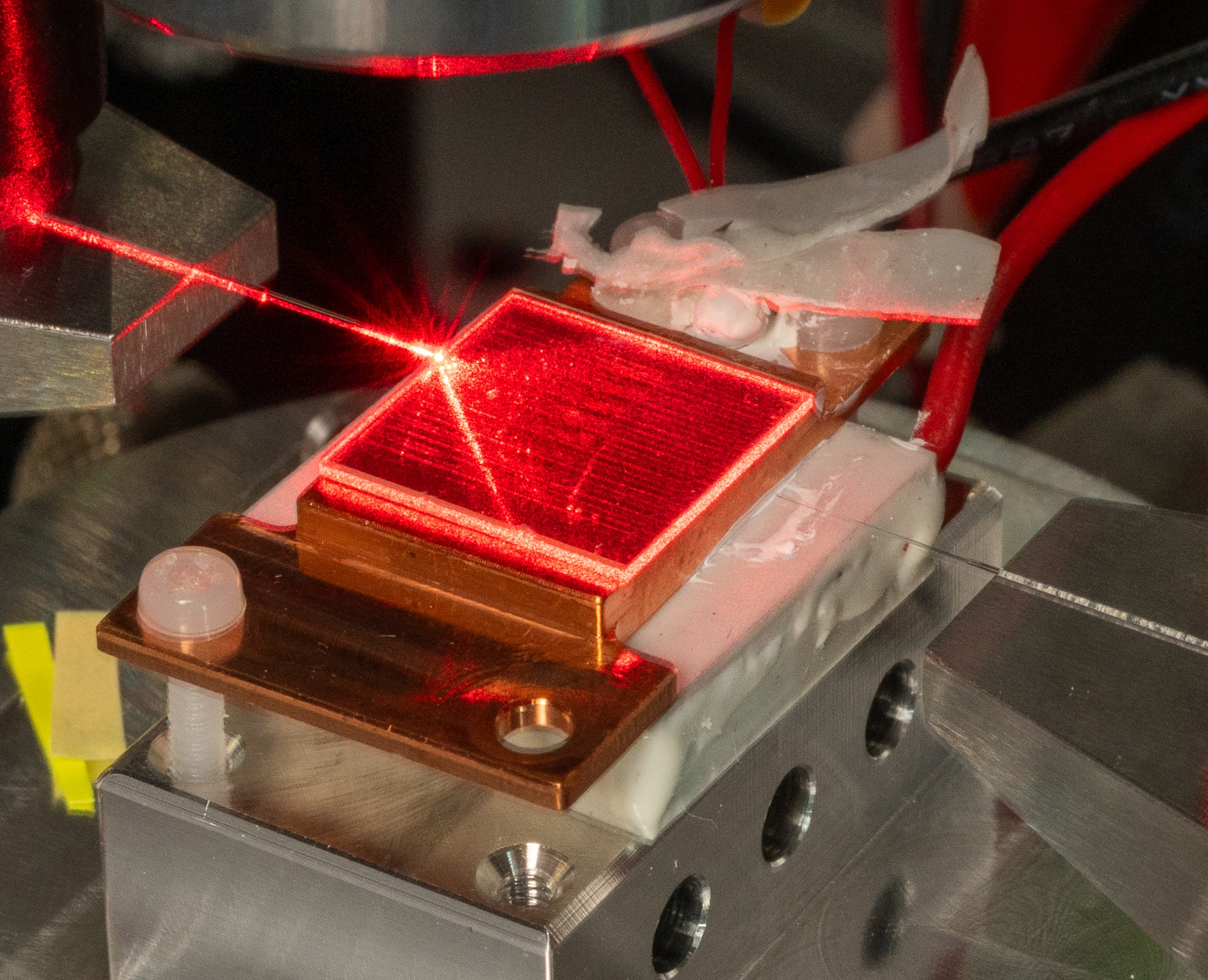 Chip-based mid-infrared OPO sources